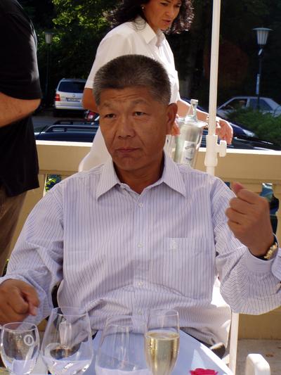 贺平
